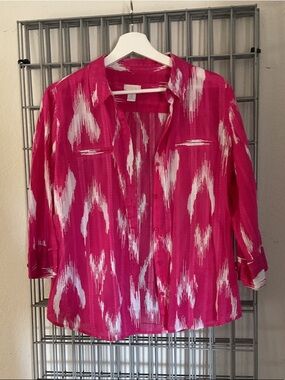 Chicos Women's Pink Patterned Button-Up Shirt. EUC